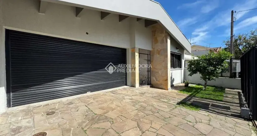 Casa com 3 quartos à venda na Avenida Doutor Walter Só Jobim, 80, Jardim Lindóia, Porto Alegre