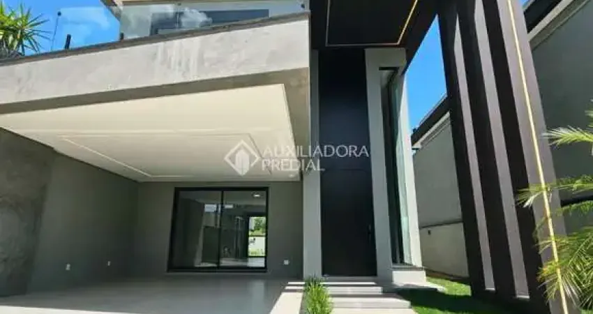 Casa em condomínio fechado com 3 quartos à venda na Rua Adolfo Inácio de Barcelos, 1490, Centro, Gravataí