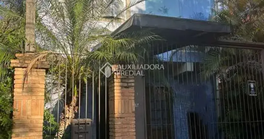 Casa com 2 quartos à venda na Rua Marquês de Alegrete, 246, São João, Porto Alegre