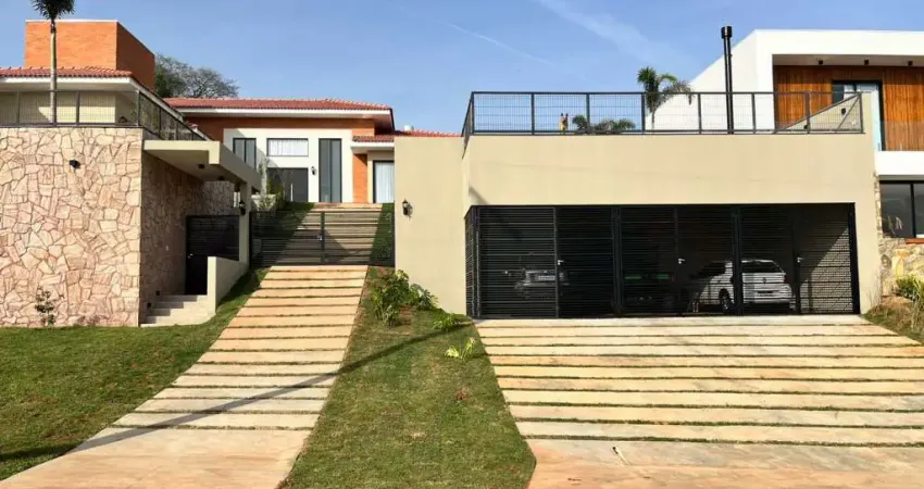 Belissima casa a venda no Condomínio Riviera de Santa Cristina XIII - Paranapanema.