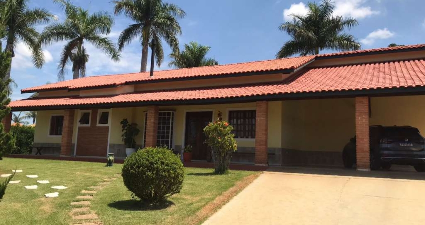 Chácara semi mobiliada a venda c/ 4 dormitórios, Condomínio Vitassay - Boituva/Sp