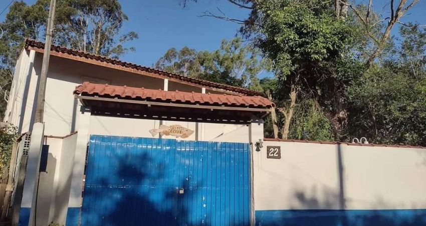 Chácara à venda em Tatuí com 270m², piscina, 7 quartos e Rio Sorocaba nos fundos