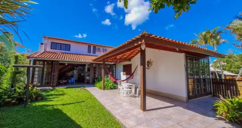 Casa em condomínio fechado com 4 quartos à venda na Viúva Maria Antônia dos Santos, 397, Centro, Garopaba