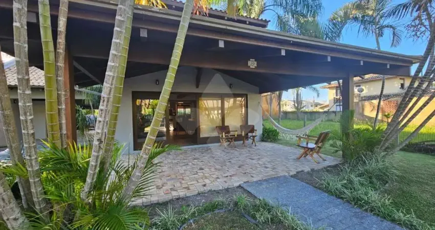 Casa em condomínio fechado com 3 quartos à venda na Simplício Rodão do Nascimento, 186, Centro, Garopaba