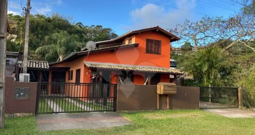 Casa com 4 quartos à venda na da Praça, 87, Capão, Garopaba