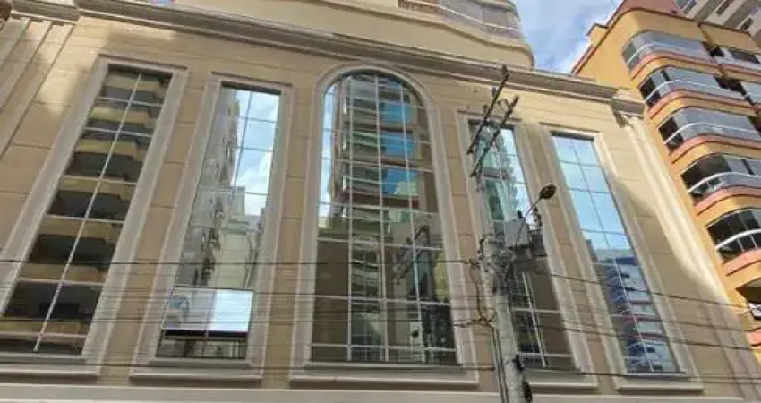 Apartamento com 3 quartos à venda em Meia Praia, Itapema