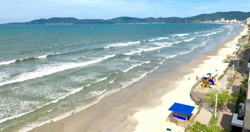 Apartamento com 3 quartos para alugar em Meia Praia, Itapema