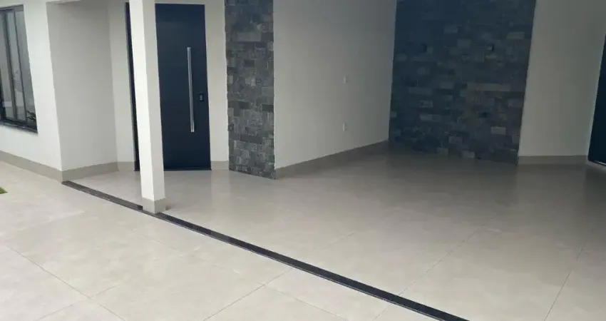 Casa com 4 quartos à venda no Jardim Karaíba, Uberlândia 