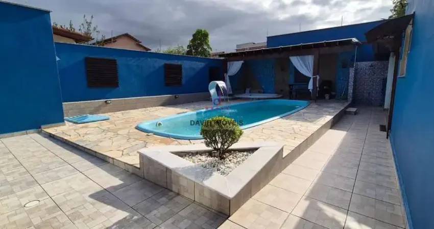 Casa à Venda com 3 dorm - 360m² - Jardim Britânia - Caraguatatuba/SP