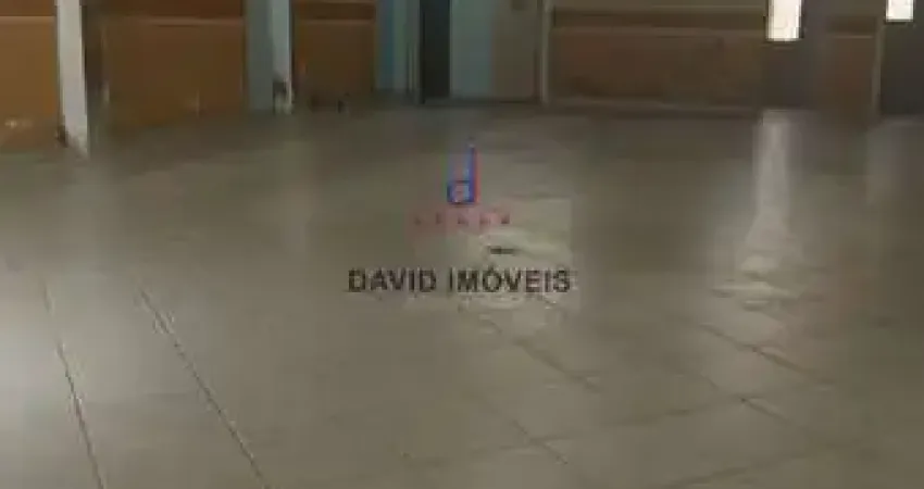 Prédio com180 m² no térreo e 180 m² no primeiro piso, 04 banheiros, escritório