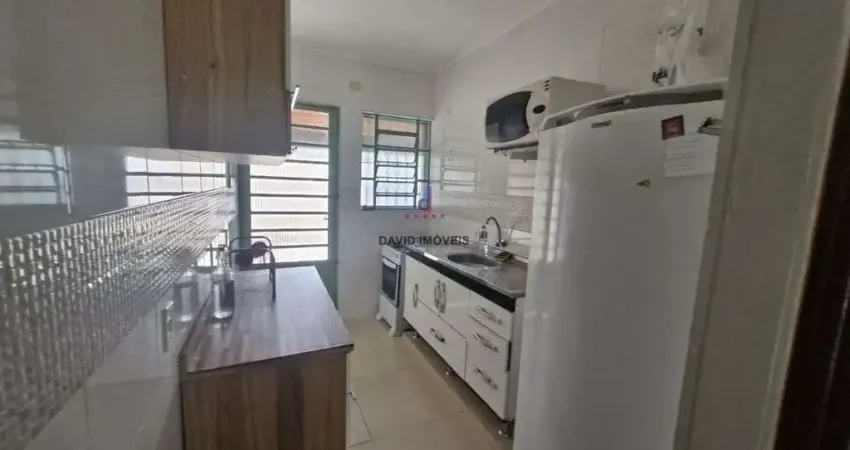 Casa condomínio, com dois dormitórios, sendo uma suíte martim de sá