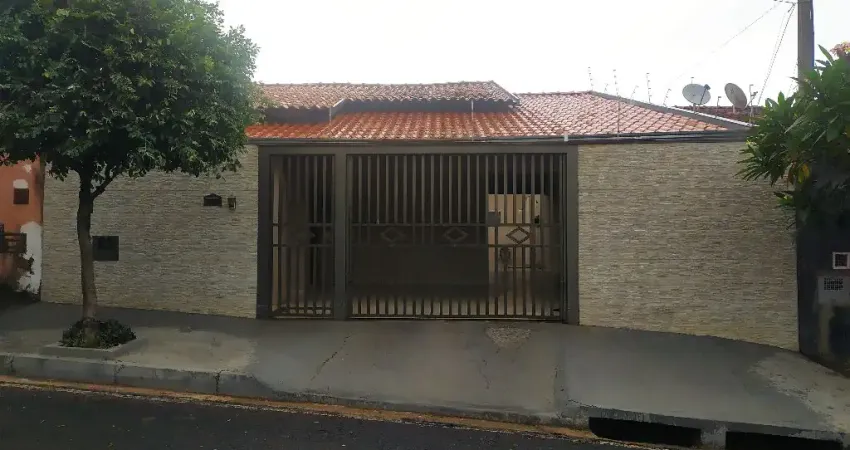 Linda casa no Residencial Machado, rica em armários, ótima localização, ao lado do Condomínio Amazônas, próximo a Av. Danilo Galeazzi e ao Linhão.