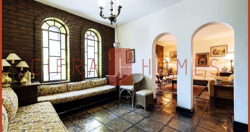 Apartamento à venda de 160 m², face norte,  3 dormitórios, 1 suíte, 1 vaga de garagem com depósito,
