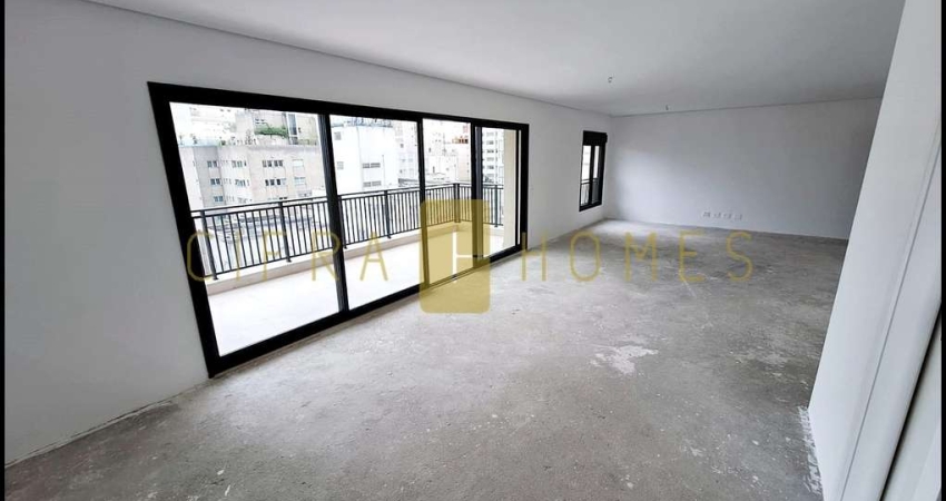 Apartamento à venda de alto padrão, novinho, com 225 m², 1 apto. por andar, varanda gourmet, 3 suít