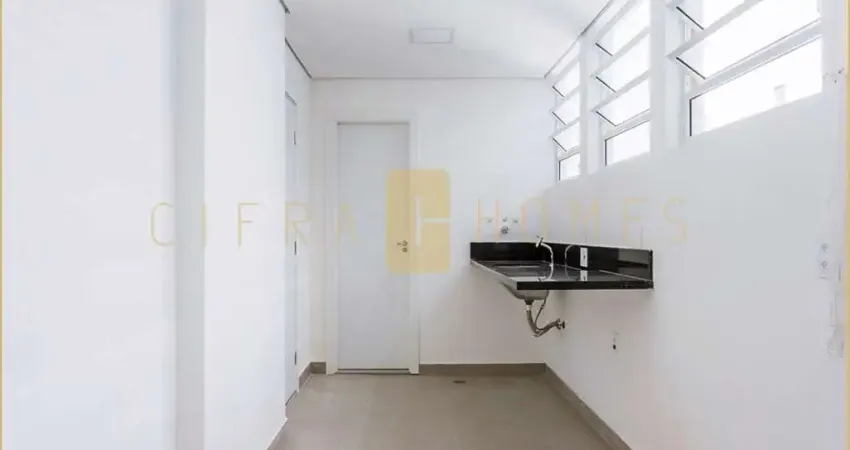 Apartamento totalmente reformado no Jd. Paulista, com 3 Dormitórios e 2 Vagas, Pronto para Morar