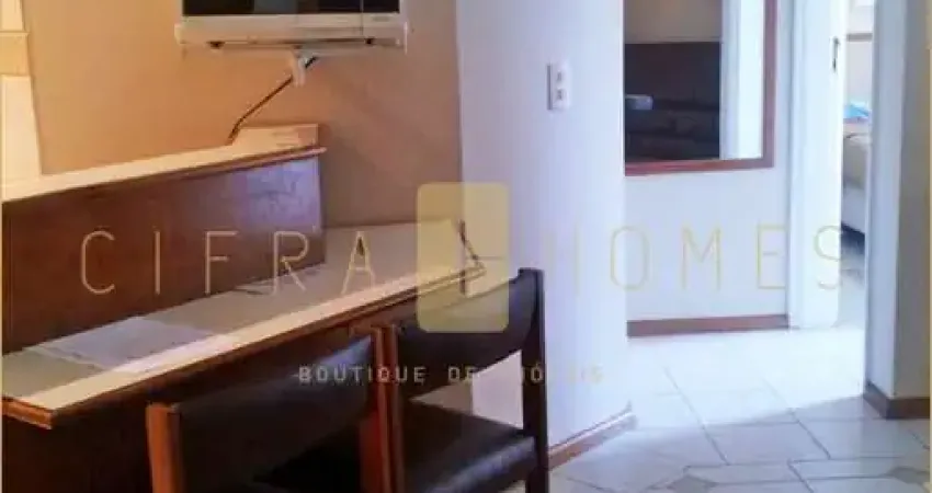 Studio Mobiliado com Sacada, TV a Cabo e Internet em Condomínio com Lazer Completo