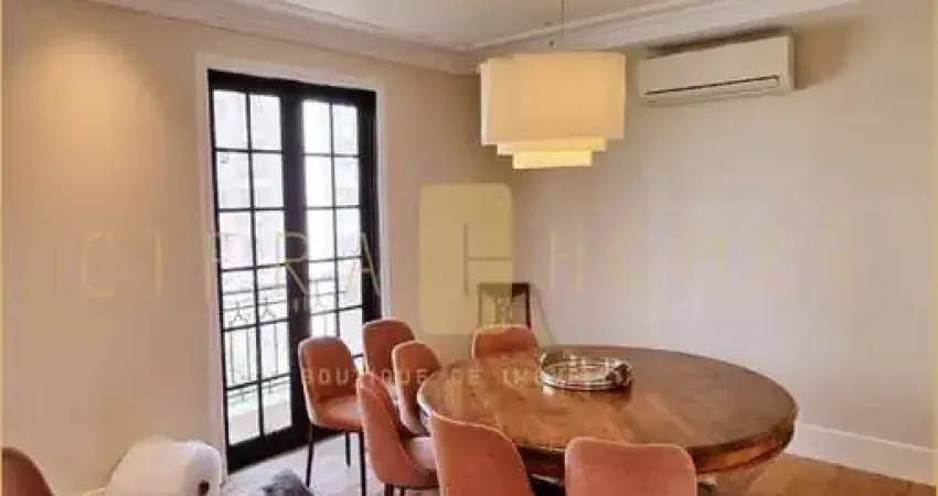 Apartamento exclusivo no Jardim Paulista com 2 suítes, lareira, sacadas e 2 vagas.