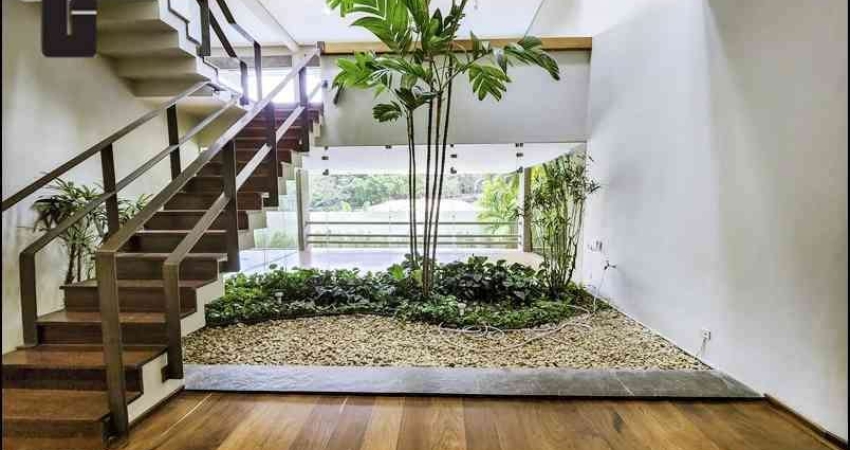 Casa disponível para venda, com 5 Suites, 8 Vagas, 730m², no Morumbi.