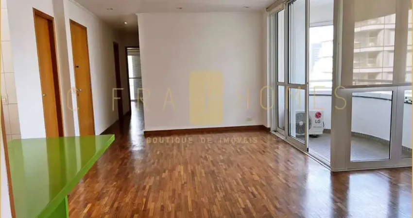 Apartamento 3 dorms com suíte, varanda e cozinha equipada em localização nobre.