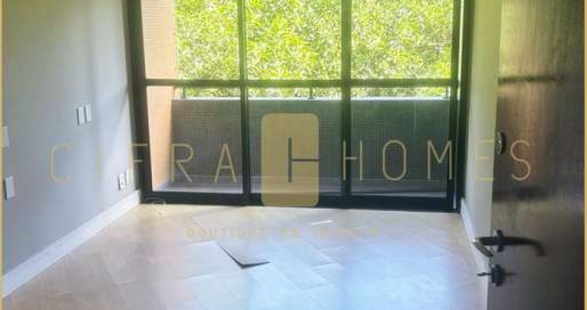 Apartamento à venda, com 2 dormitórios com suíte, sacada e lazer completo próximo à Paulista