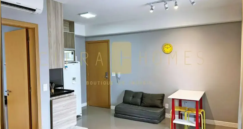 Studio totalmente equipado e pronto para morar no coração de Pinheiros. Disponível à venda.