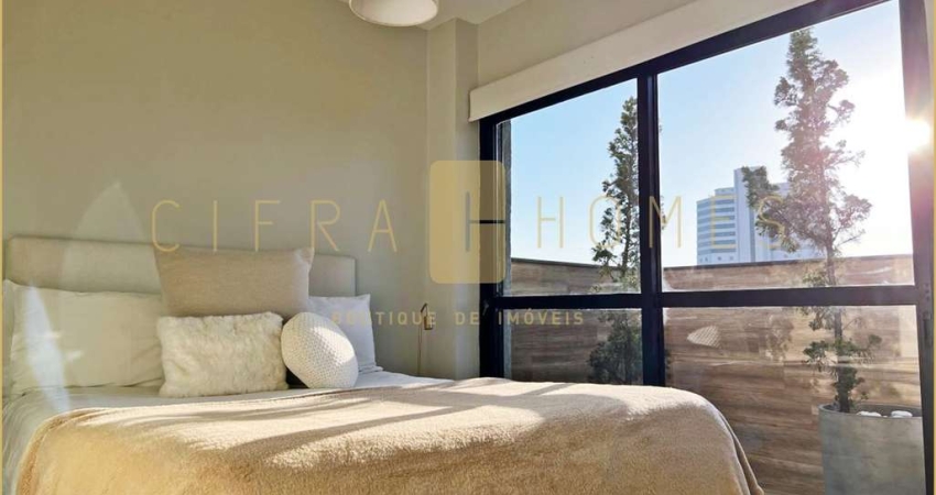 Apartamento à venda, 85m², com 1 suíte, 2 banheiros, 1 vaga. Imóvel reformado e mobiliado em locali