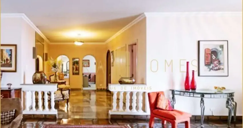 Apartamento de 455m² com quatro dormitórios e três vagas em localização privilegiada próxima à aven