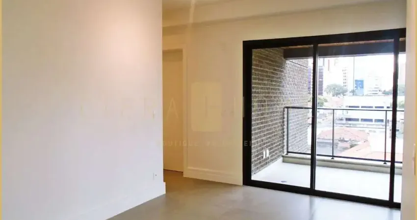 Apartamento com 70 m², duas suítes e varanda em localização nobre de pinheiros