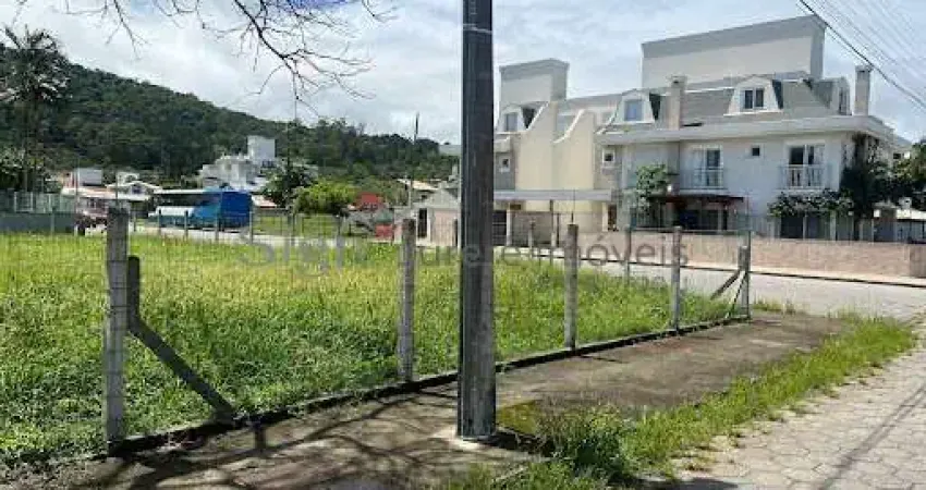 Terreno à venda na Rua Jorge Cherem, Jurerê, Florianópolis