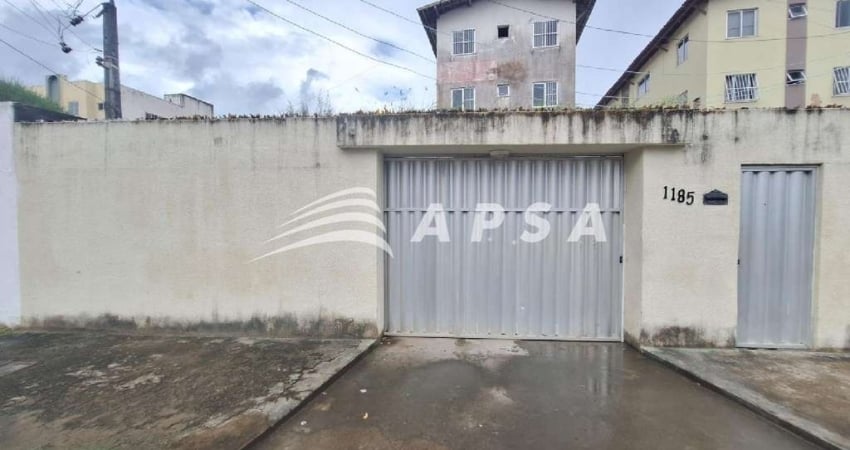 ALUGA - SE APARTAMENTO COM 02 DORMITORIOS SENDO 01 SUITE, COM VAGA, COZINHA, AREA DE SERVIÇO. PRÉDIO