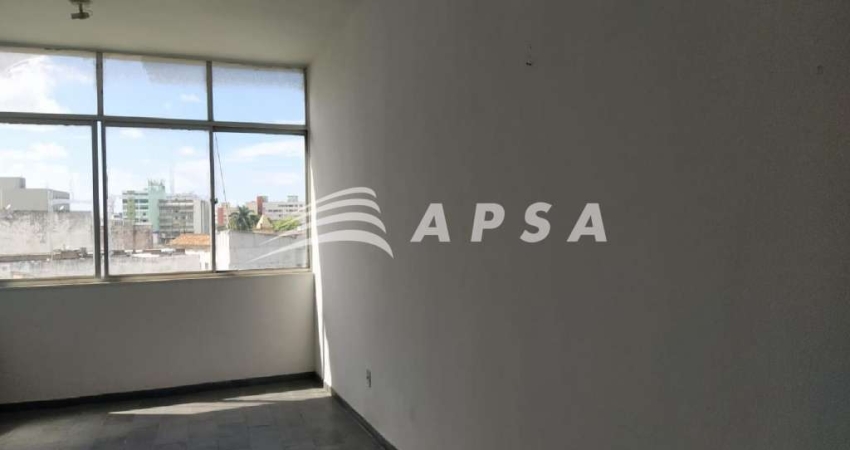 ÓTIMA OPORTUNIDADE SITUADO NO CENTRO (RELÓGIO DE SÃO PEDRO).    SALA COMERCIAL COM 22 M², 1 SALA COM