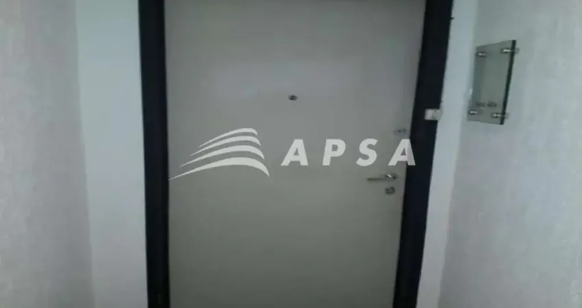 SALA MUITO BEM LOCALIZADA NO CENTRO DO RIO DE JANEIRO. SALA PRINCIPAL, RECEPÇÃO, LAVABO. ÓTIMA VISTA
