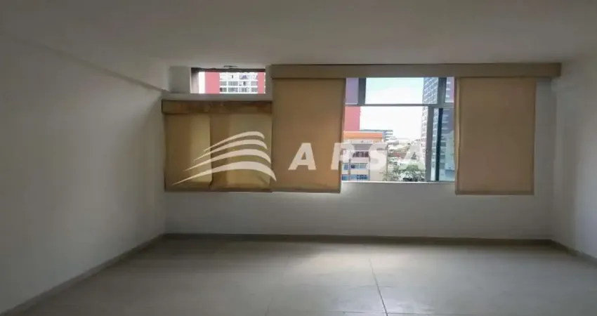 Sala comercial com excelente localização, próximos de bancos, comércio, farto transporte público. 27