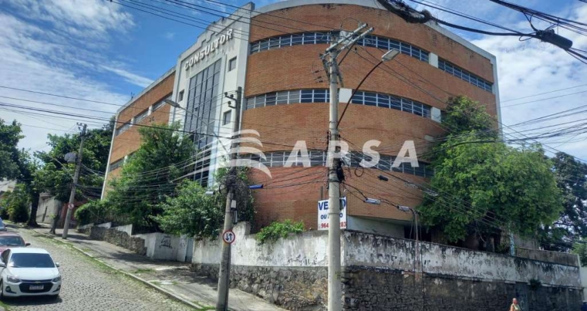 PRÉDIO COMERCIAL COM QUATRO ANDARES, 1939M², SOL MANHÃ, IMÓVEL COMPOSTO POR AREA EXTERNA, RECEPÇÃO,