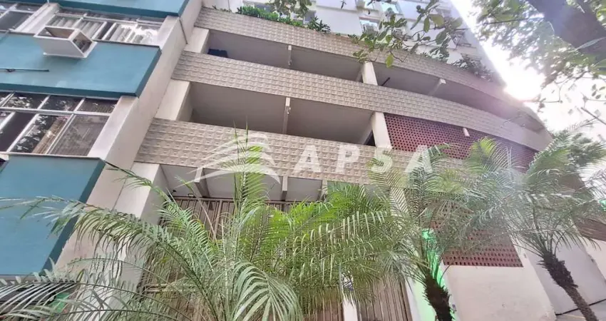 ÓTIMO APARTAMENTO MOBILIADO E EQUIPADO COM ELETRODOMÉSTICOS, LOCALIZADO A 5 MINUTOS DA PRAÇA EUGÊNIO