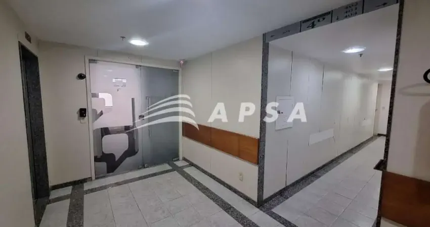 EXCELENTE SALA COMERCIAL LOCALIZADA NO CENTRO DO RIO, COM 133M², OCUPANDO 50% DO ANDAR. COMPOSTA POR