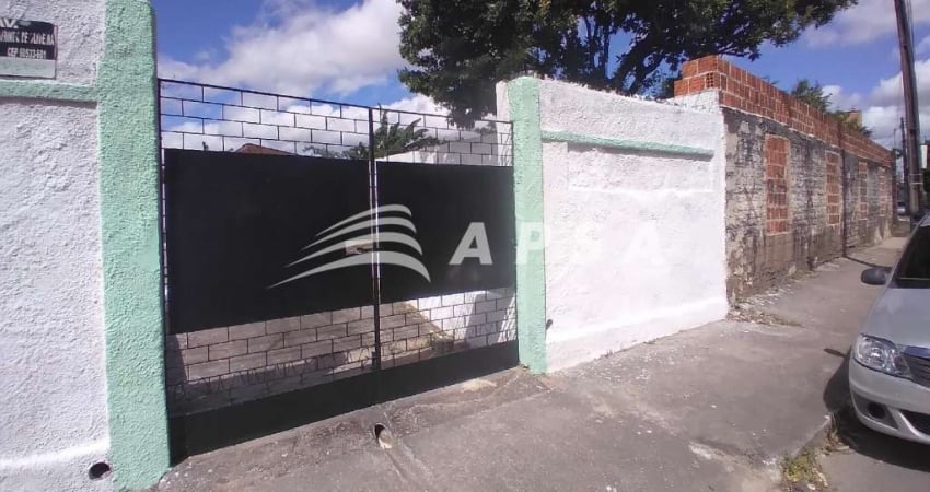 CASA AMPLA REFORMADA COM 03 QUARTOS, ÁREA  INTERNA , QUINTAL, VARANDA, GARAGEM LIGUE E RESERVE SUA C