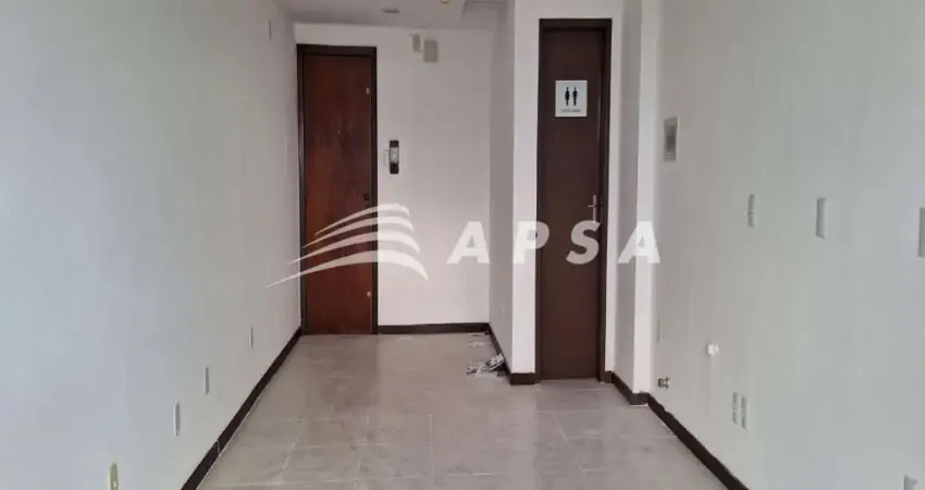 ÓTIMA OPORTUNIDADE COMERCIAL NO ITAIGARA. SALA COM 22 M², SOL DA MANHÃ E  BANHEIRO PRIVATIVO.  ÓTIMA
