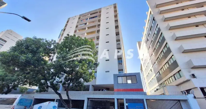 Excelente oportunidade de morar  a uma quadra da praia de pajuçara, próximo à supermercado, banco, p