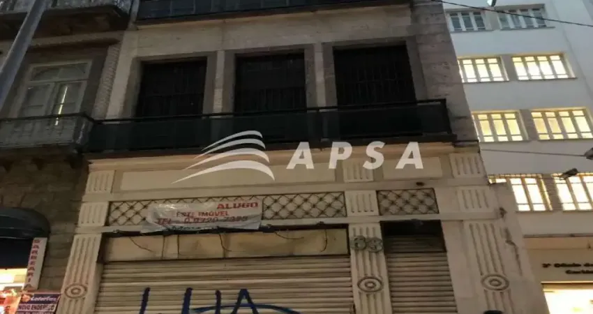 EXCELENTE LOJA LOCALIZADA NO CENTRO, TOTAL DE 584M², POSSUI TÉRREO E MAIS DOIS ANDARES, PONTO MUITO