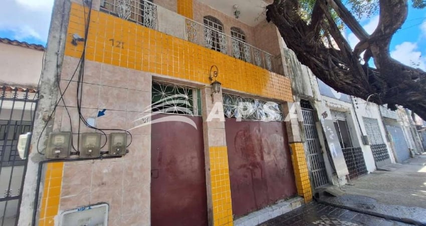 ALUGO QUITINETE NO CENTRO, CONSIDERADO UM DOS MELHORES BAIRROS DE FORTALEZA, DISPÕE DE SALA, COZINHA