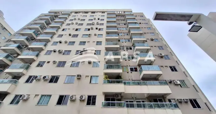 Excelente apartamento de 70 m², sendo: sala em 2 ambientes, 3 quartos sendo uma suíte, com armários