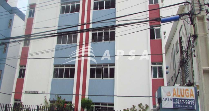 APARTAMENTO MOBILIADO, BEM LOCALIZADO, PRÓXIMO A SUPERMERCADOS, FARMÁCIAS, ESCOLAS E FACULDADES, COM