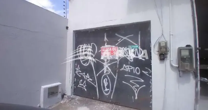 CASA  COM SALA TÉRREO, 02 QUARTOS SENDO 02 SUÍTES,  COZINHA GARAGEM EM ÓTIMA LOCALIZAÇÃO .