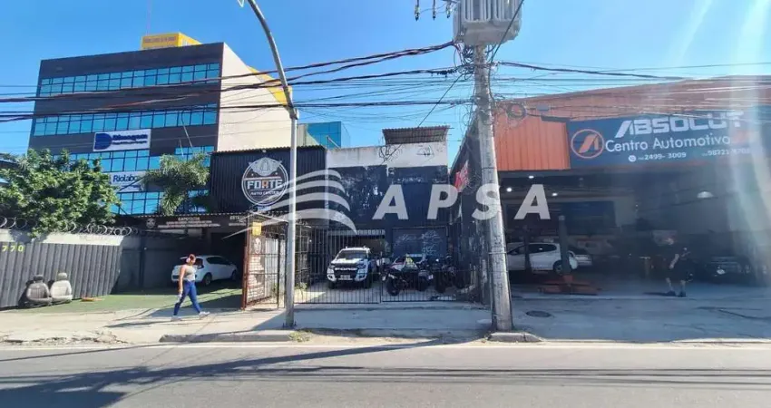 EXCELENTE PRÉDIO COMERCIAL COM 2 SALAS NA ESTRADA DOS BANDEIRANTES NO CORAÇÃO DA TAQUARA, A POUCOS M