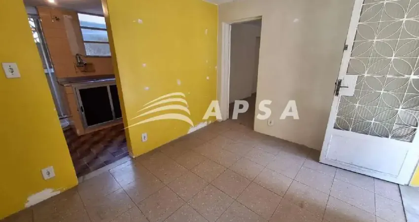 APRESENTAMOS ESTA ACONCHEGANTE CASA EM VILA, UM VERDADEIRO LAR PARA QUEM BUSCA SEGURANÇA E PRATICIDA