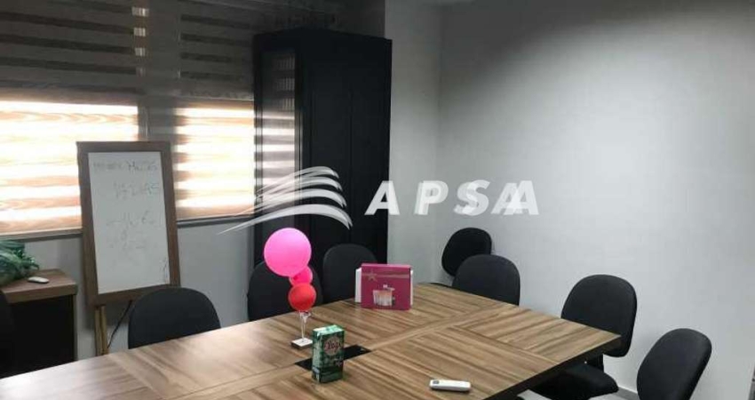 SALA COMERCIAL CENTRO. CONJUNTO DE SALAS COMERCIAIS DIVIDIDA EM 6 SALAS, 3 BANHEIROS E COPA, ESPAÇO