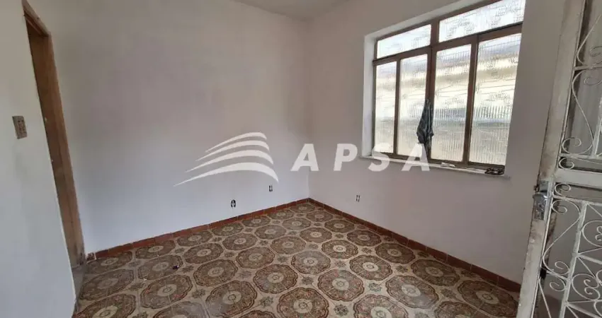 EM UMA RUA CALMA E BEM LOCALIZADA, ESTA CASA ESPAÇOSA PARA ALUGUEL É PERFEITA PARA QUEM BUSCA TRANQU