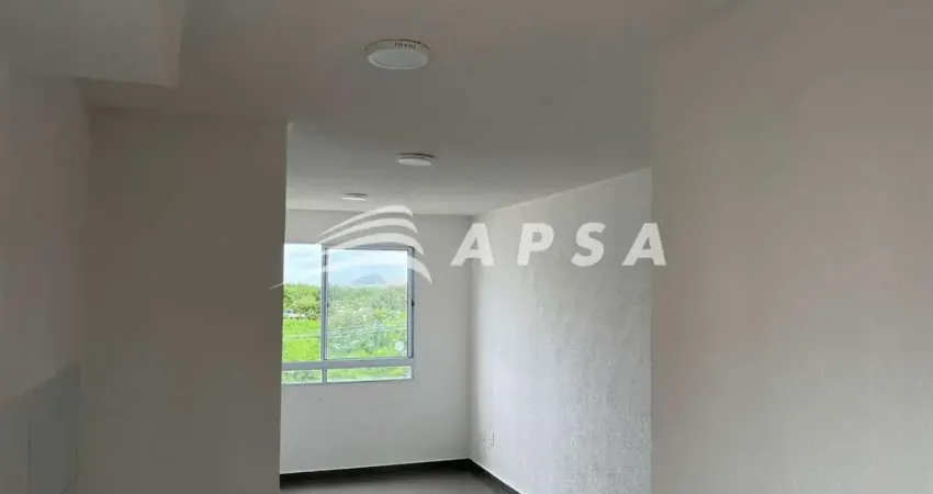 ÓTIMO APARTAMENTO DE 02 QUARTOS PARA ALUGAR EM VARGEM PEQUENA. SÃO 43M² DIVIDIDOS EM SALA, 2 QUARTOS