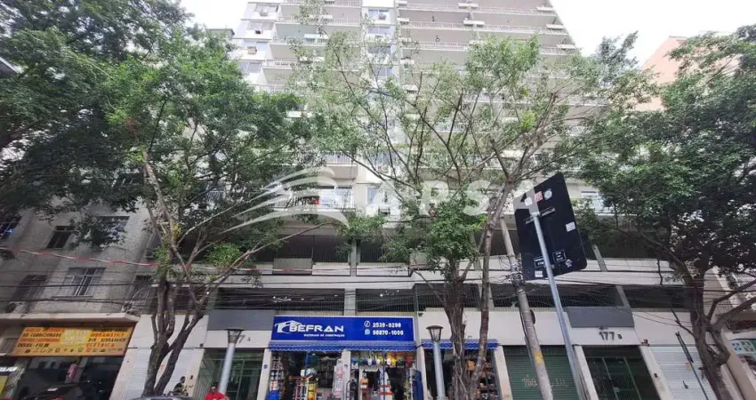 ÓTIMO APARTAMENTO, COMPOSTO POR 2 QUARTOS, SALA, COZINHA, ÁREA DE SERVIÇO, DEPENDÊNCIA DE EMPREGADA,